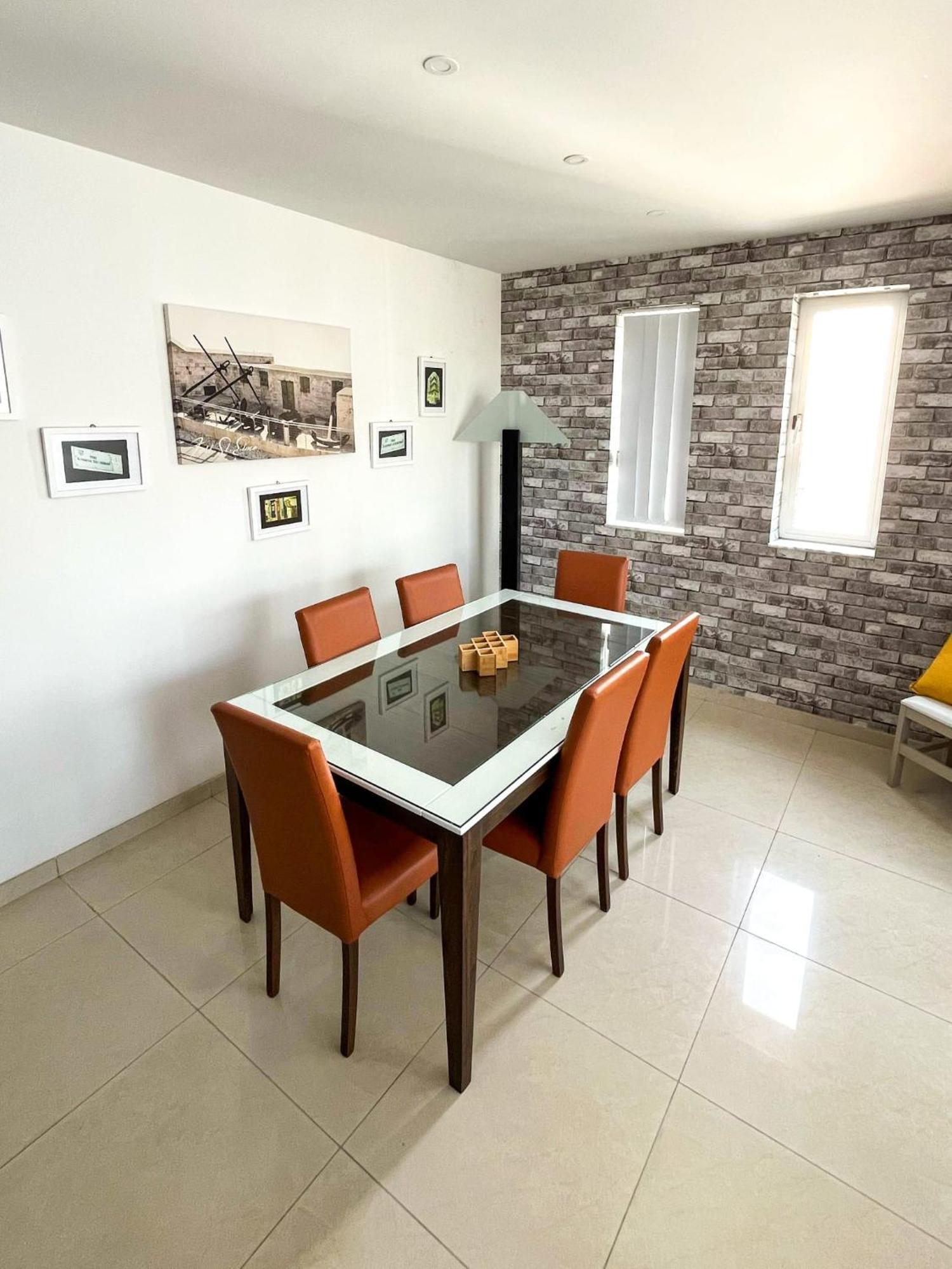 Apartament In Ta' Xbiex 3Br- 3 Min Yatch Marina Msida Eksteriør billede